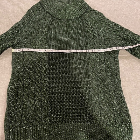 🌹2 for $20🌹 H&M Glittery Cable Knit Sweater Pullover Dark Green. Size XS - Picture 6 of 8